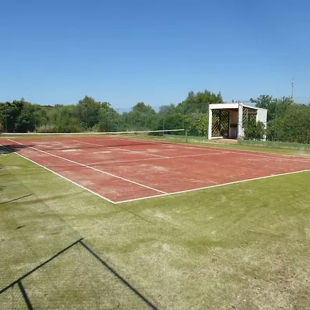 Casa Lorenzo Sleeps 10, With Private Tennis Court & Swimming Pool And 5 Beds * Portimão