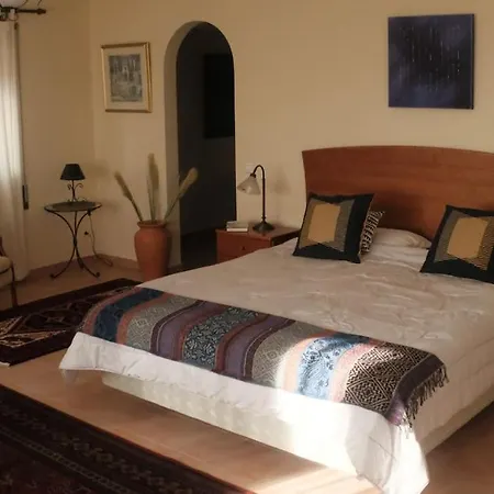 Villa Casa Lorenzo With Tennis Court & Swimming Poolen
