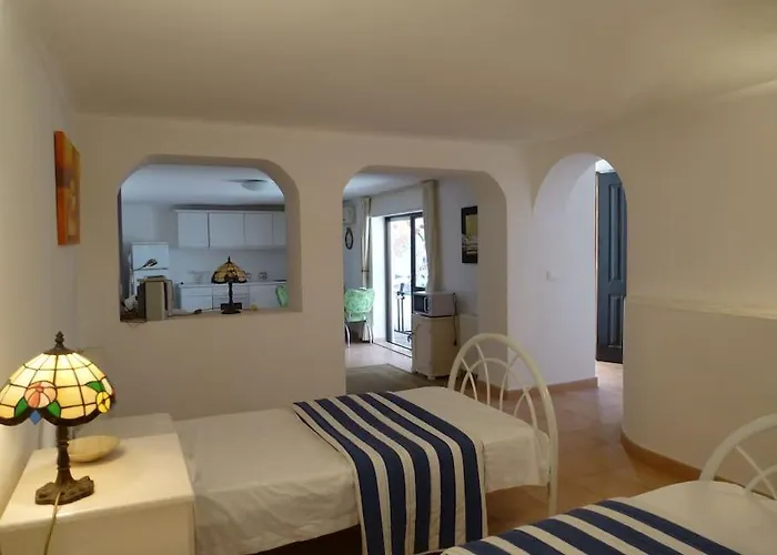 Casa Lorenzo Sleeps 10, With Private Tennis Court & Swimming Pool And 5 Beds