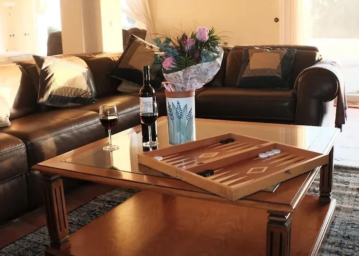 Casa Lorenzo Sleeps 10, With Private Tennis Court & Swimming Pool And 5 Beds 别墅 波尔蒂芒