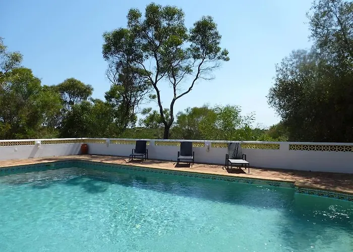 Casa Lorenzo Sleeps 10, With Private Tennis Court & Swimming Pool And 5 Beds *