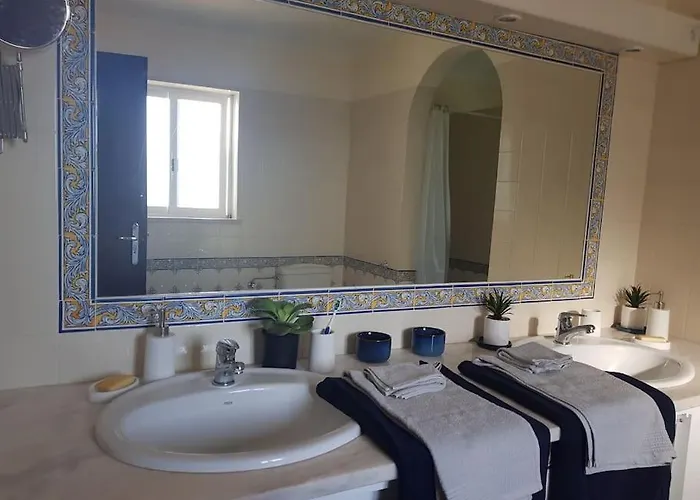 Villa Casa Lorenzo Sleeps 10, With Private Tennis Court & Swimming Pool And 5 Beds *